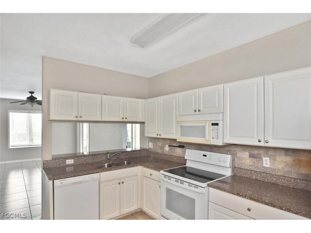 6400 Aragon Way #108 Fort Myers FL 33966 2026002440 image8