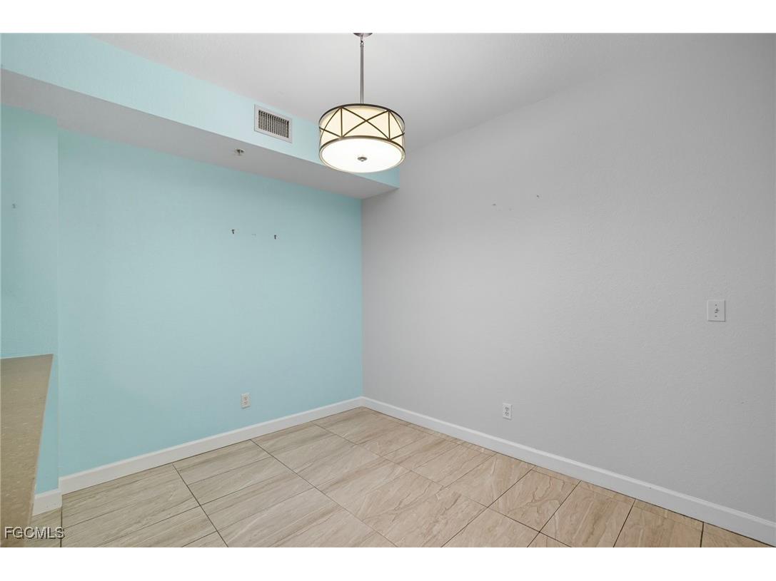 6401 Aragon Way #103 Fort Myers FL 33966 2025013527 image11