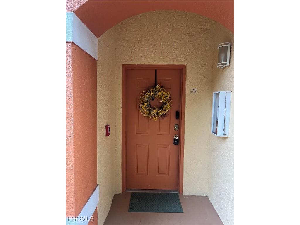 6401 Aragon Way #107 Fort Myers FL 33966 2025019473 image1