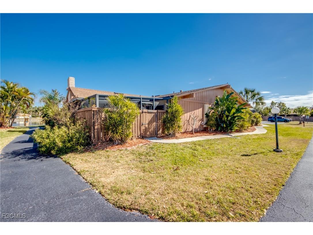 6406 Royal Woods Drive Fort Myers FL 33908 2026006322 image3