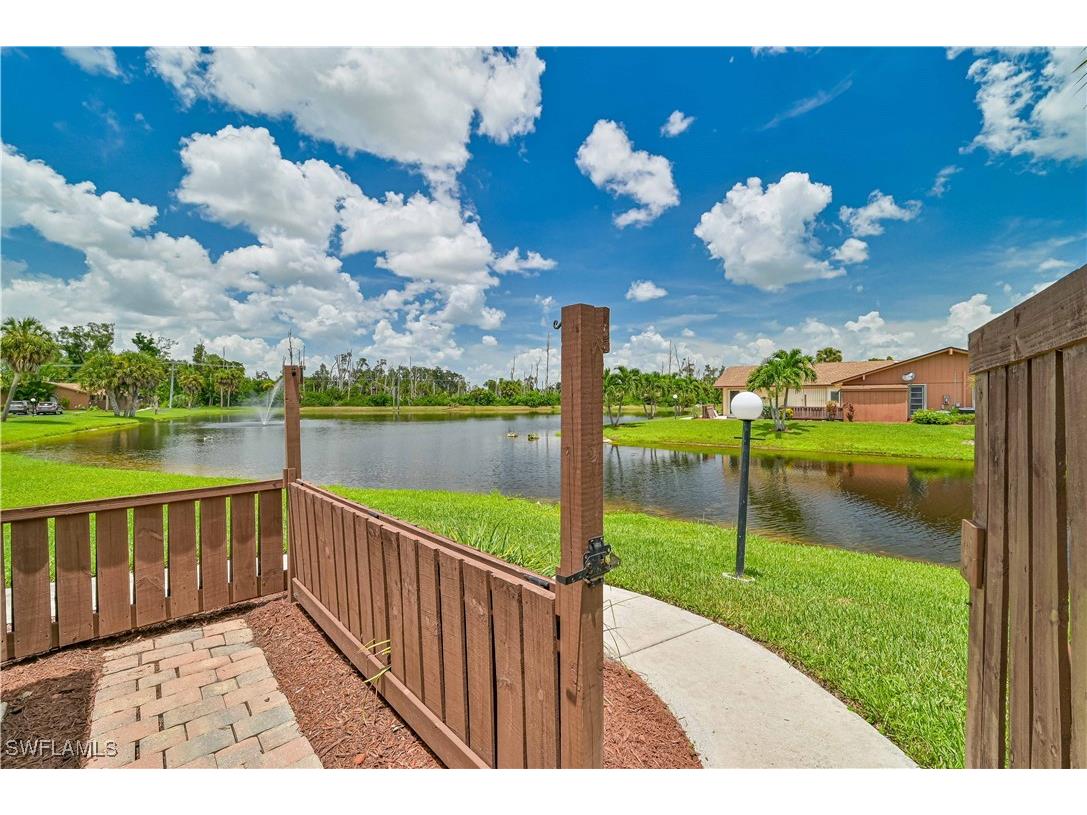 6412 Royal Woods Drive Fort Myers FL 33908 224063825 image1