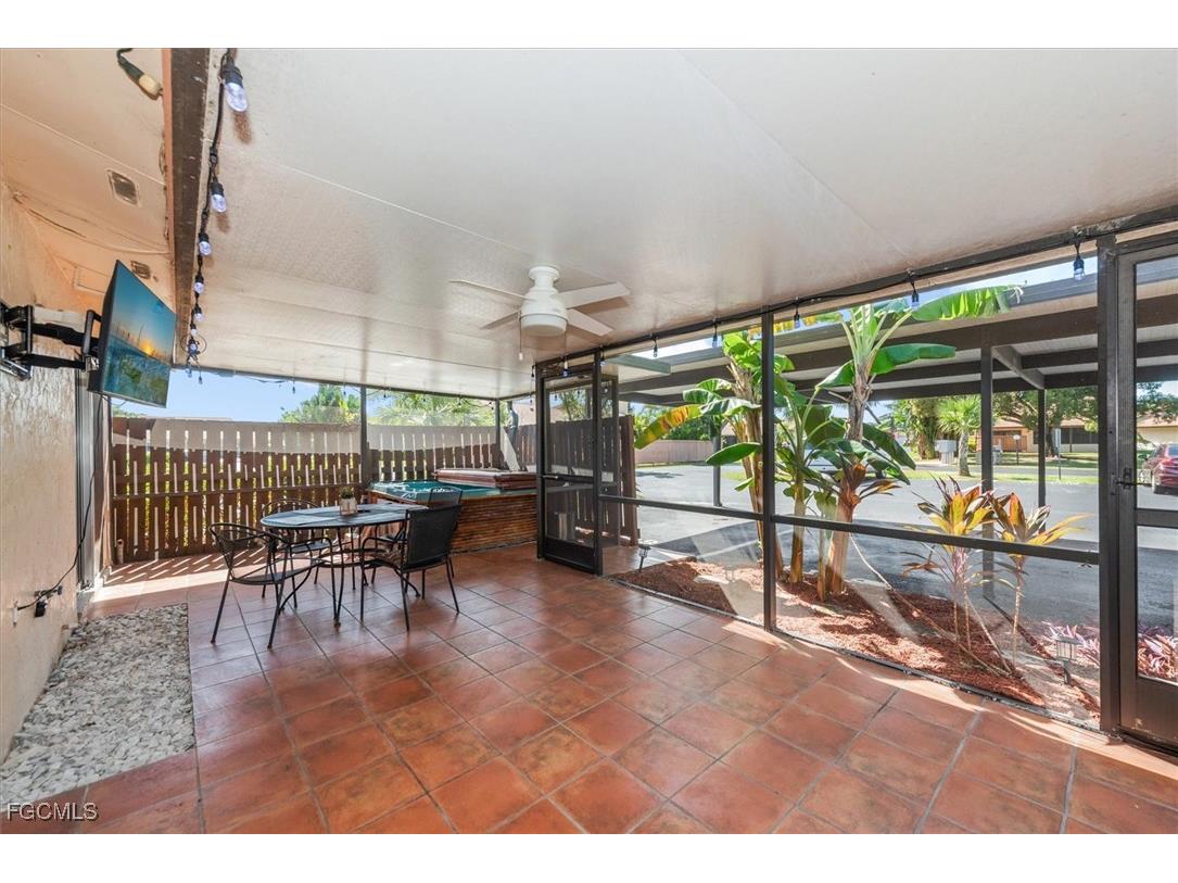 6414 Royal Woods Drive Fort Myers FL 33908 2025018553 image1