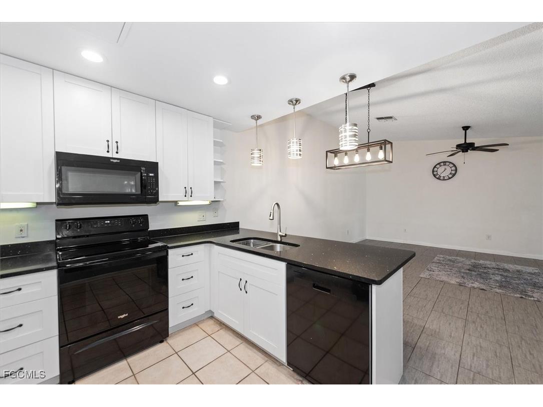 6414 Royal Woods Drive Fort Myers FL 33908 2025018553 image12