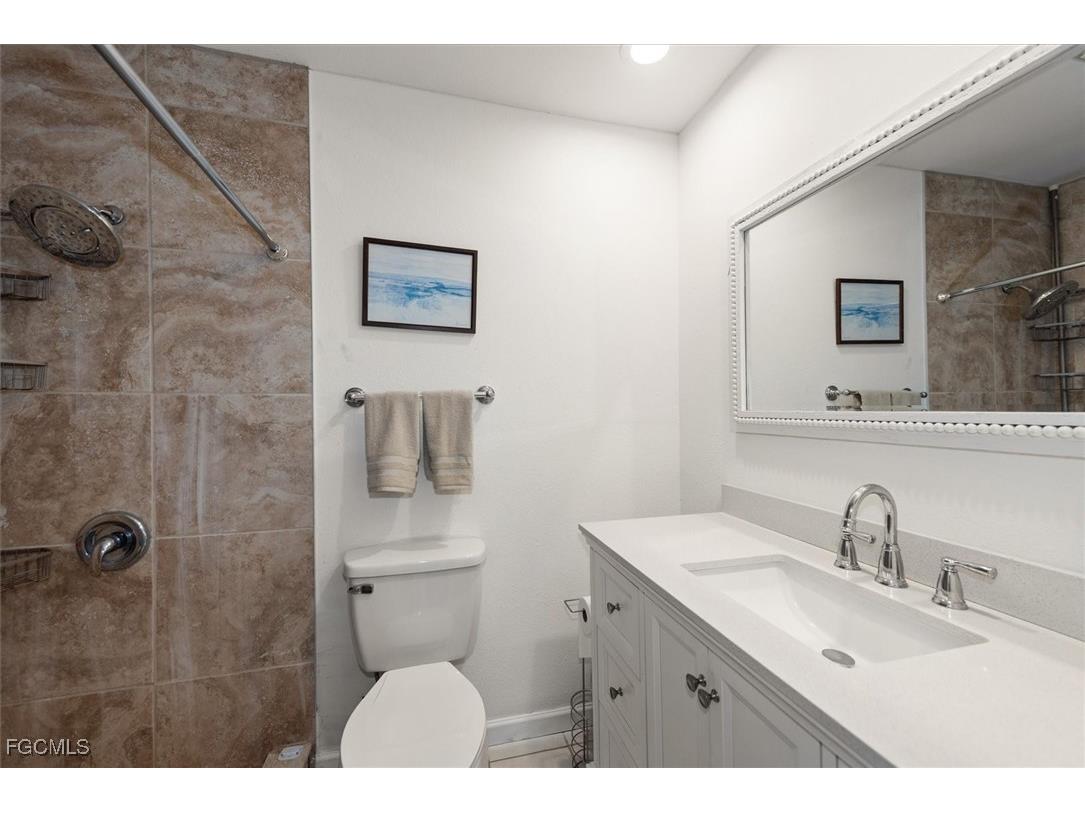 6414 Royal Woods Drive Fort Myers FL 33908 2025018553 image17