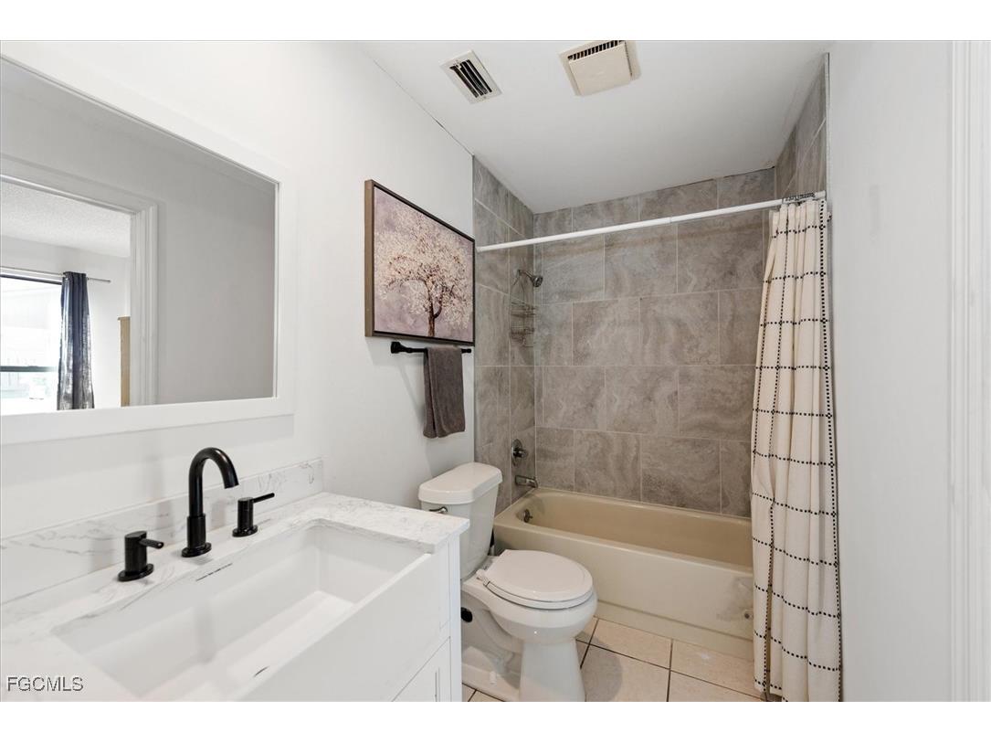 6414 Royal Woods Drive Fort Myers FL 33908 2025018553 image19