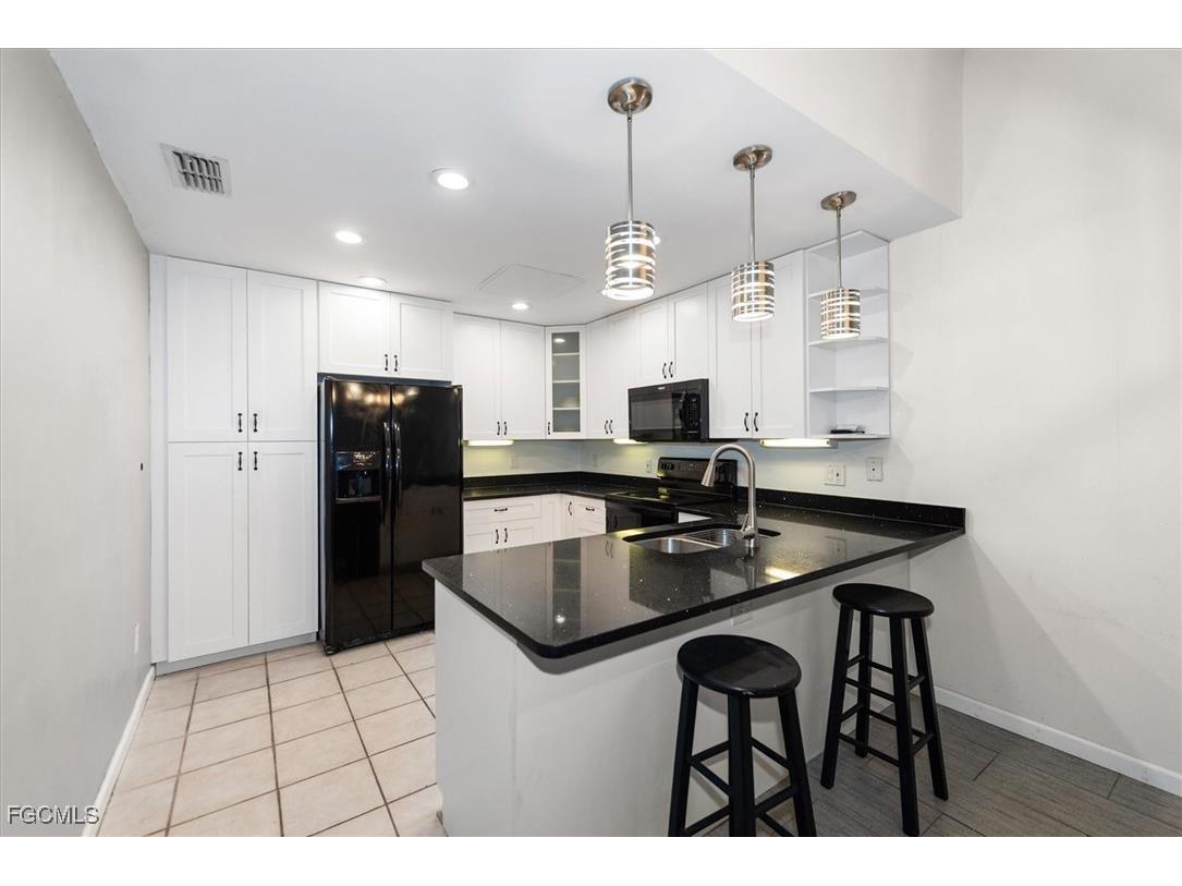 6414 Royal Woods Drive Fort Myers FL 33908 2025018553 image9