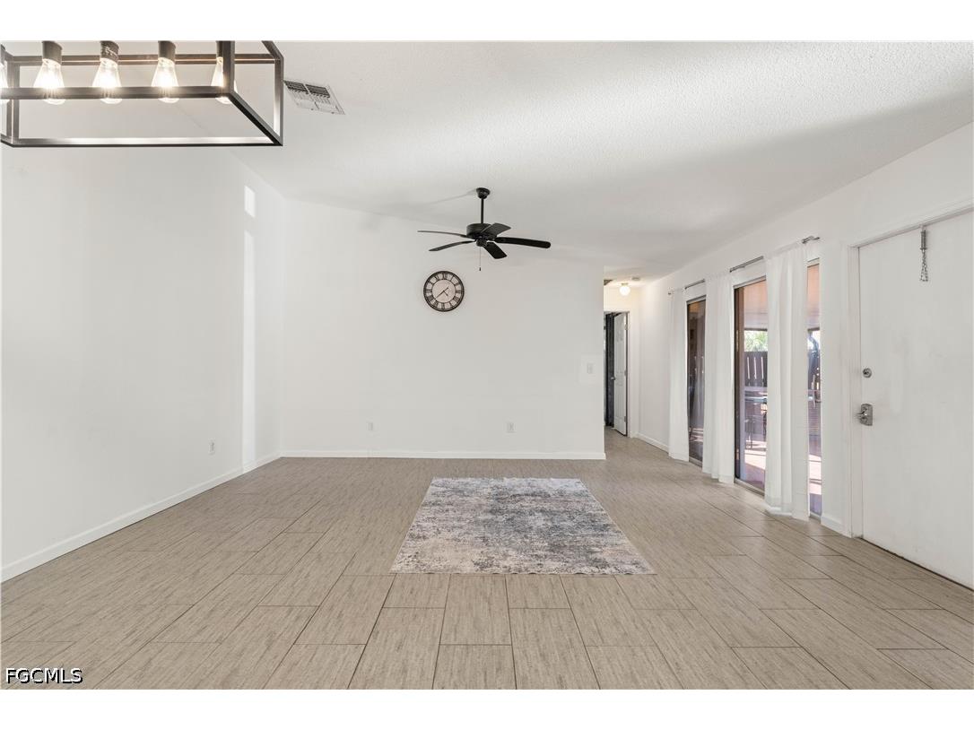 6414 Royal Woods Drive Fort Myers FL 33908 2026020186 image5