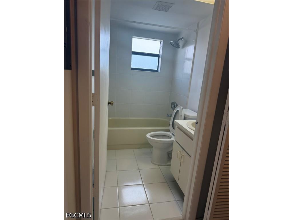 642 SE 13th Place #5 Cape Coral FL 33990 2026021693 image10
