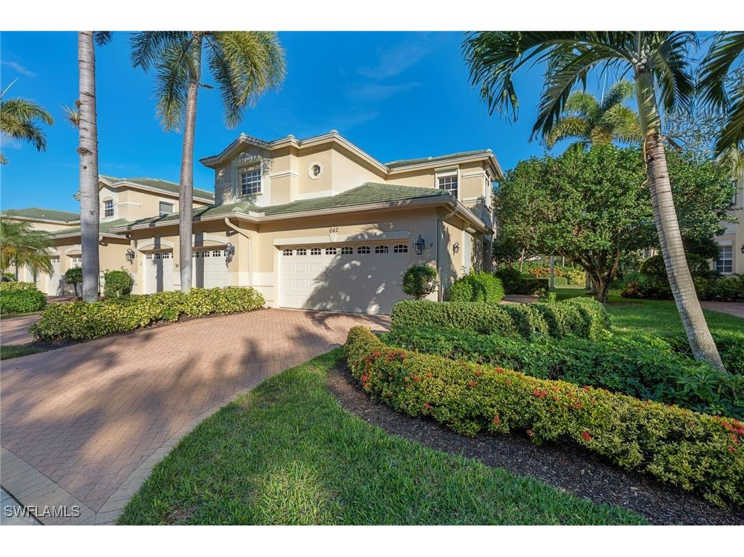642 Vintage Reserve Circle #3D Naples FL 34119 225082790 image1