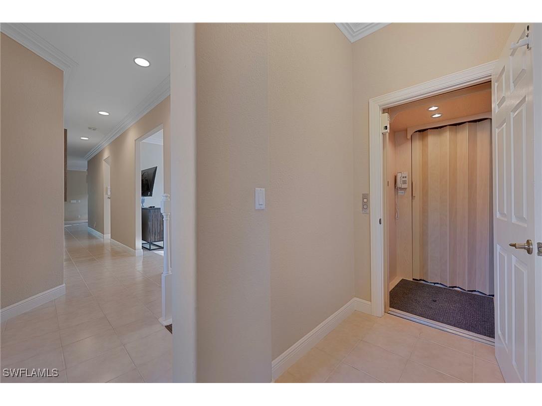 642 Vintage Reserve Circle #3D Naples FL 34119 225082790 image4