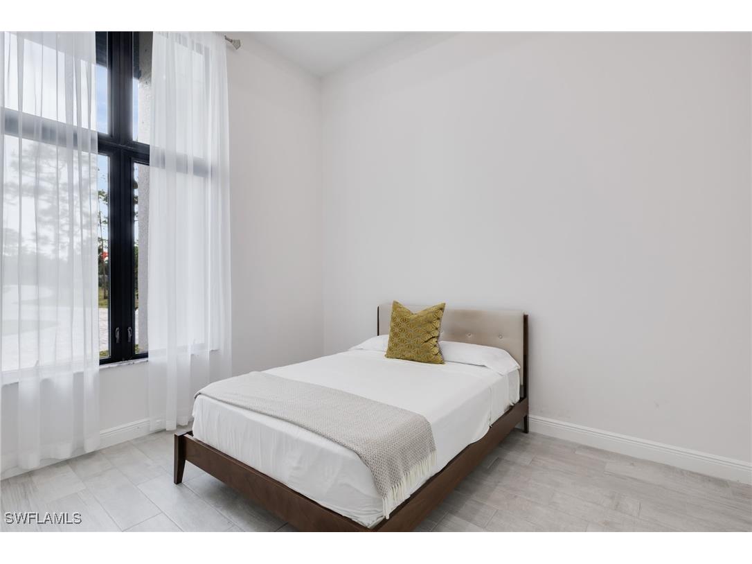 6423 Livingston Woods Lane Naples FL 34109 225074747 image11