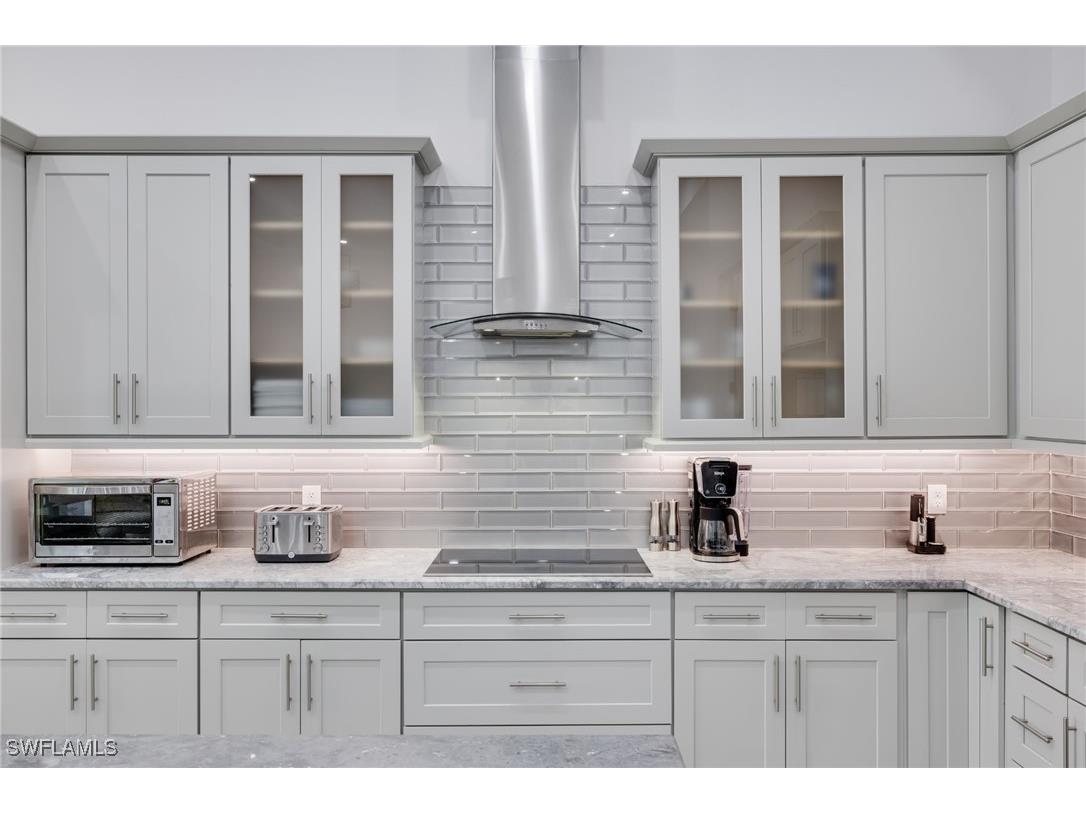 6423 Livingston Woods Lane Naples FL 34109 225074747 image2