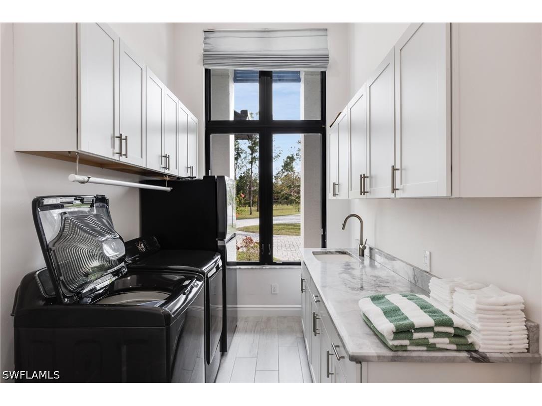 6423 Livingston Woods Lane Naples FL 34109 226015220 image14