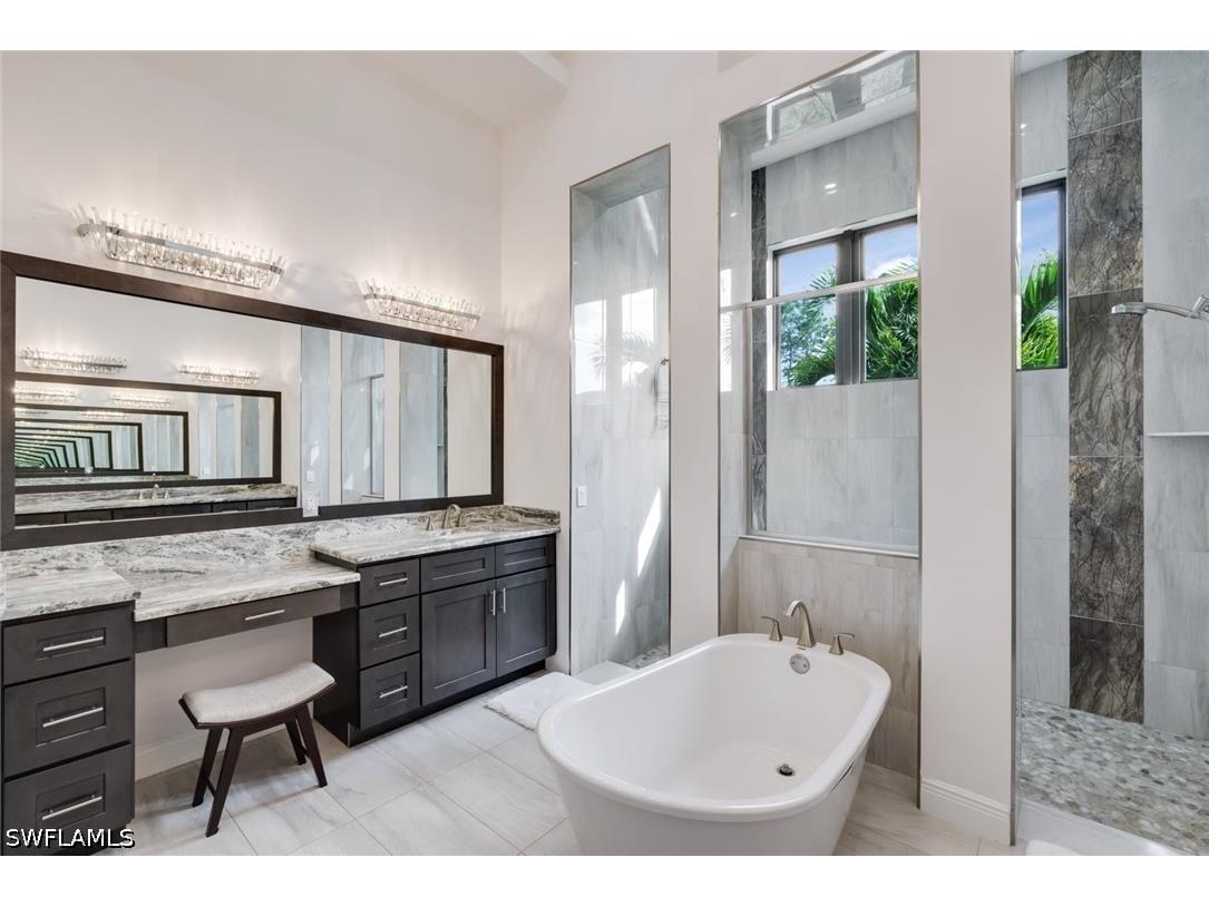 6423 Livingston Woods Lane Naples FL 34109 226015220 image17