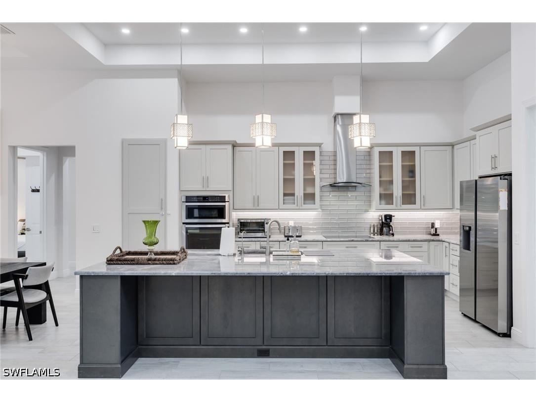 6423 Livingston Woods Lane Naples FL 34109 226015220 image4