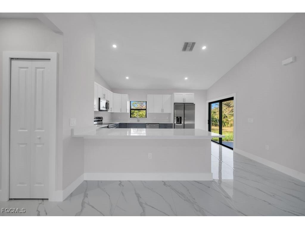 644 Woodcrest Drive Lehigh Acres FL 33972 2025020729 image6