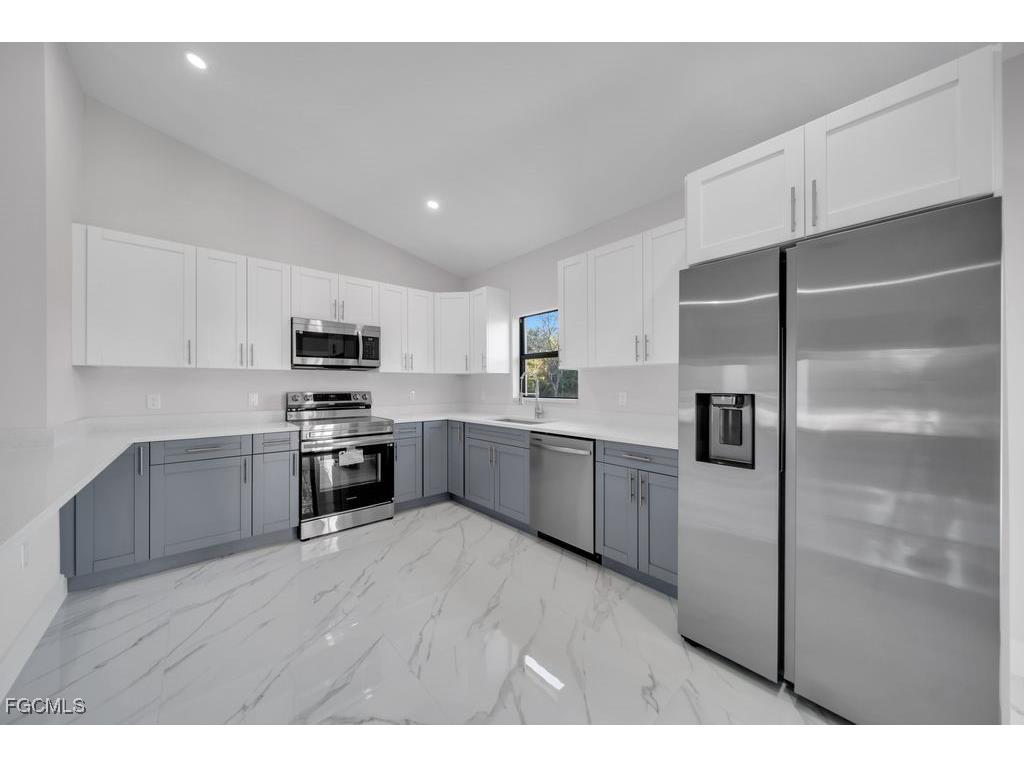 644 Woodcrest Drive Lehigh Acres FL 33972 2025020729 image8