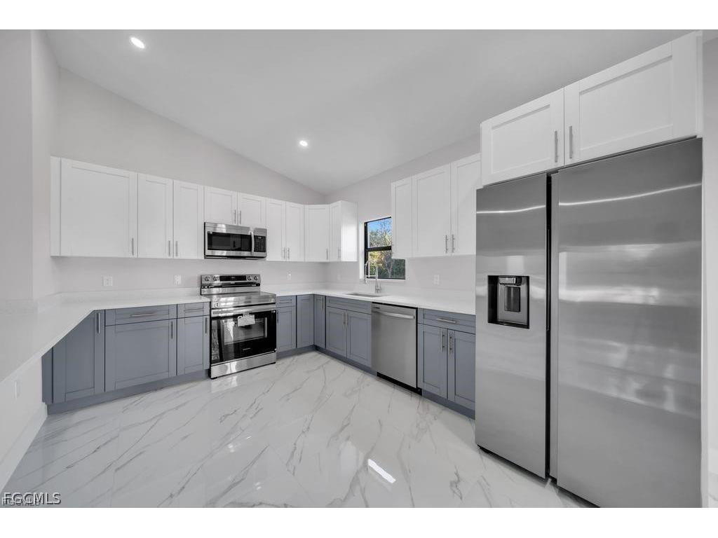 644 Woodcrest Drive Lehigh Acres FL 33972 2026013565 image3