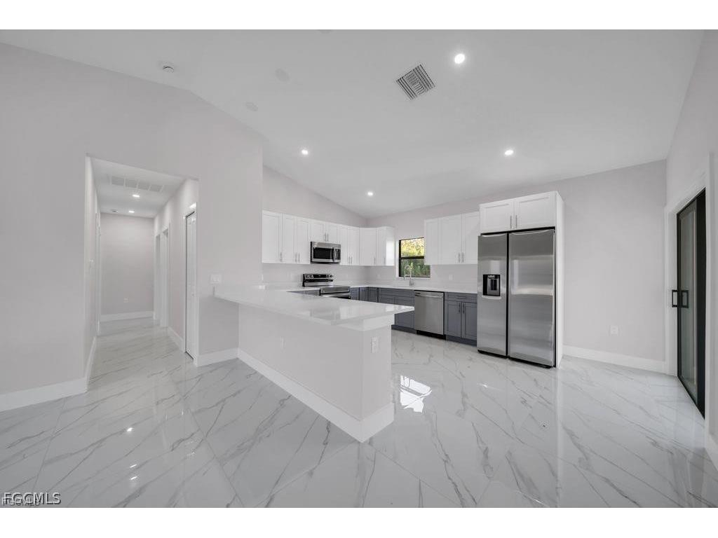 644 Woodcrest Drive Lehigh Acres FL 33972 2026013565 image6