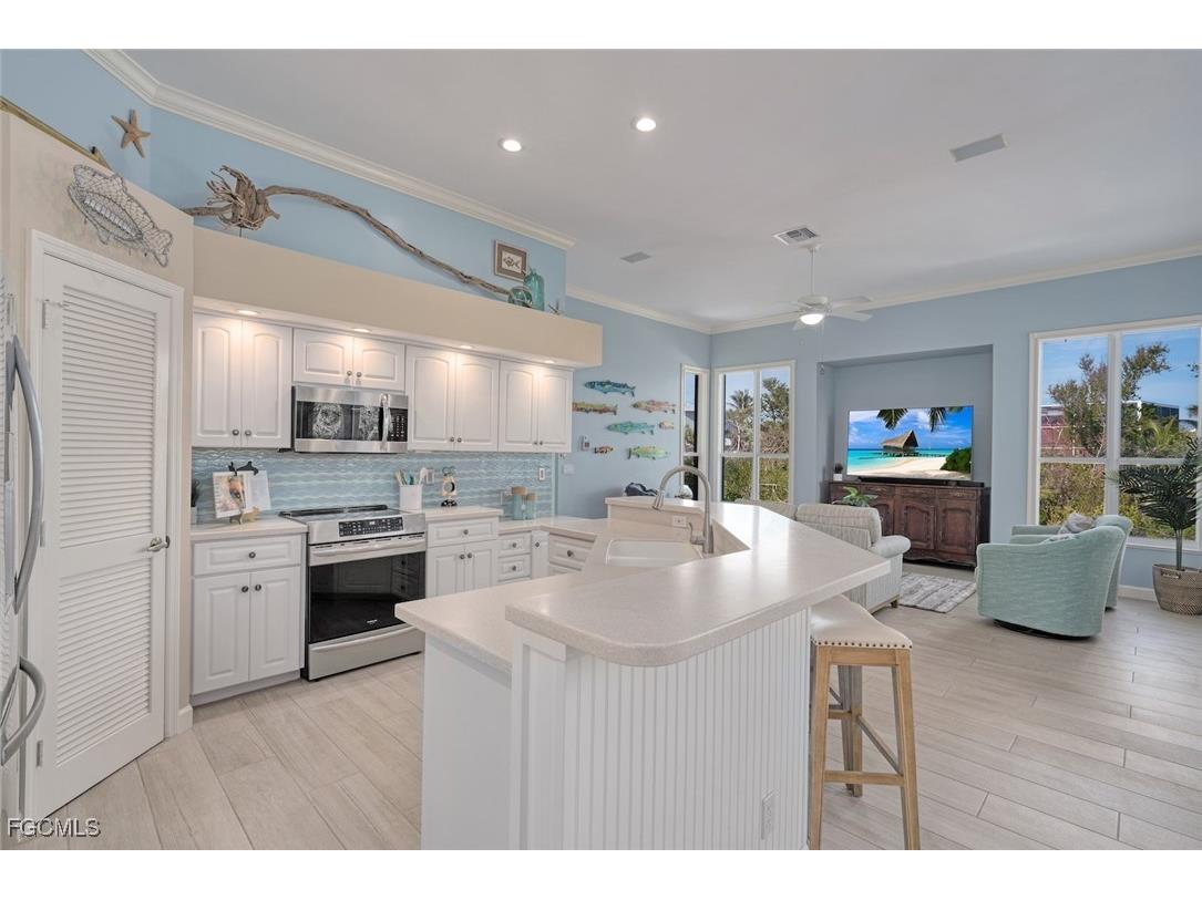 6440 Pine Avenue Sanibel FL 33957 2025011114 image12