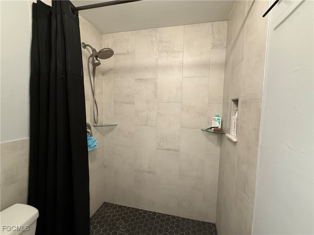 6441 Royal Woods Drive Fort Myers FL 33908 2025000226 image17