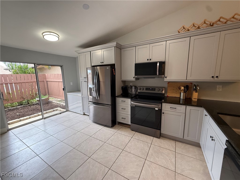 6441 Royal Woods Drive Fort Myers FL 33908 2025000226 image8