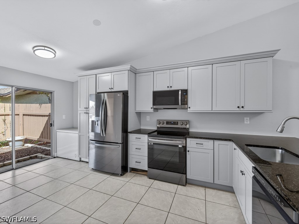 6441 Royal Woods Drive Fort Myers FL 33908 226014188 image3