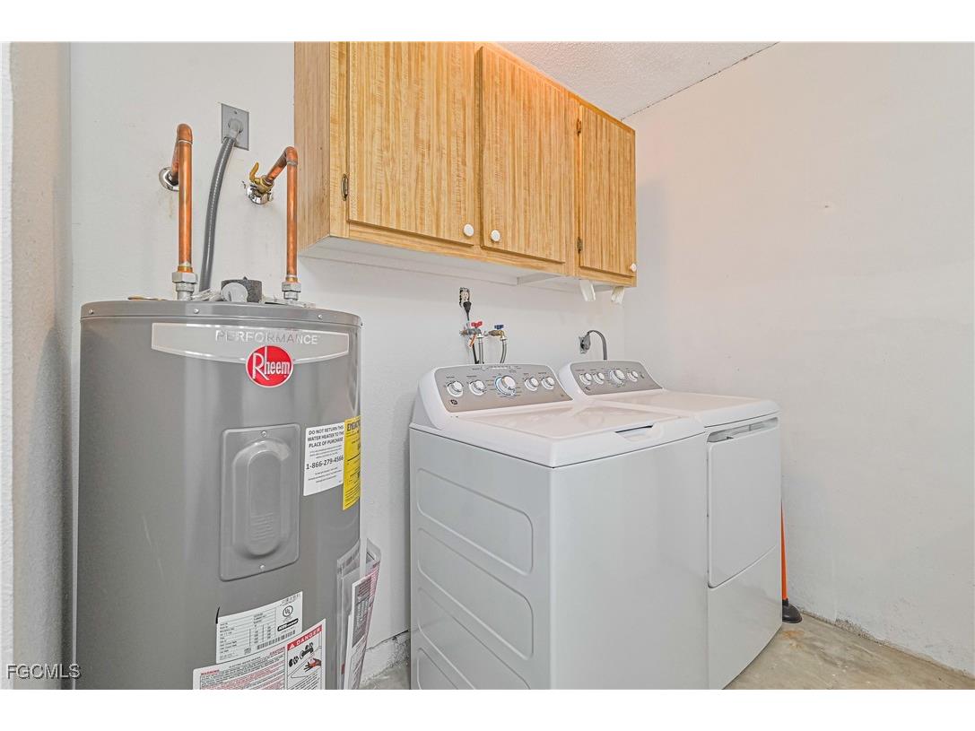 6449 Royal Woods Drive Fort Myers FL 33908 2025018160 image27