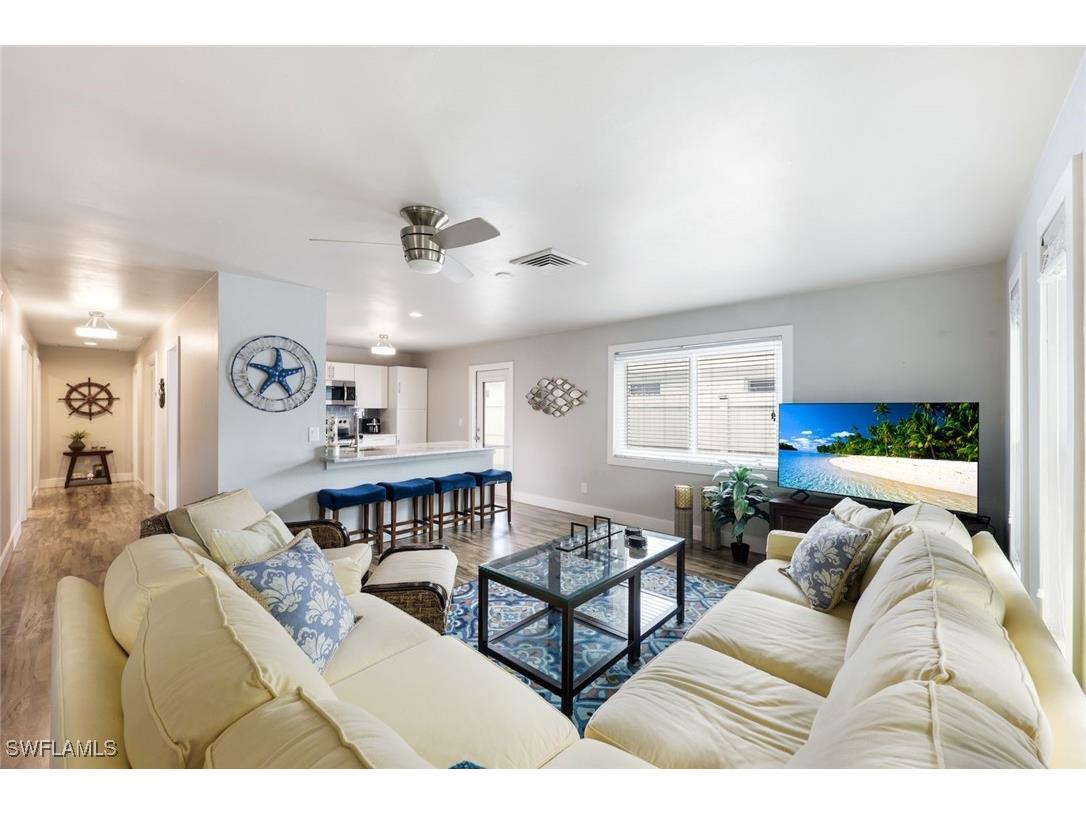 645 101st Avenue N Naples FL 34108 225083843 image1