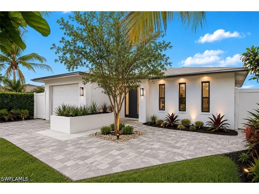 645 101st Avenue N Naples FL 34108 226024798 image1