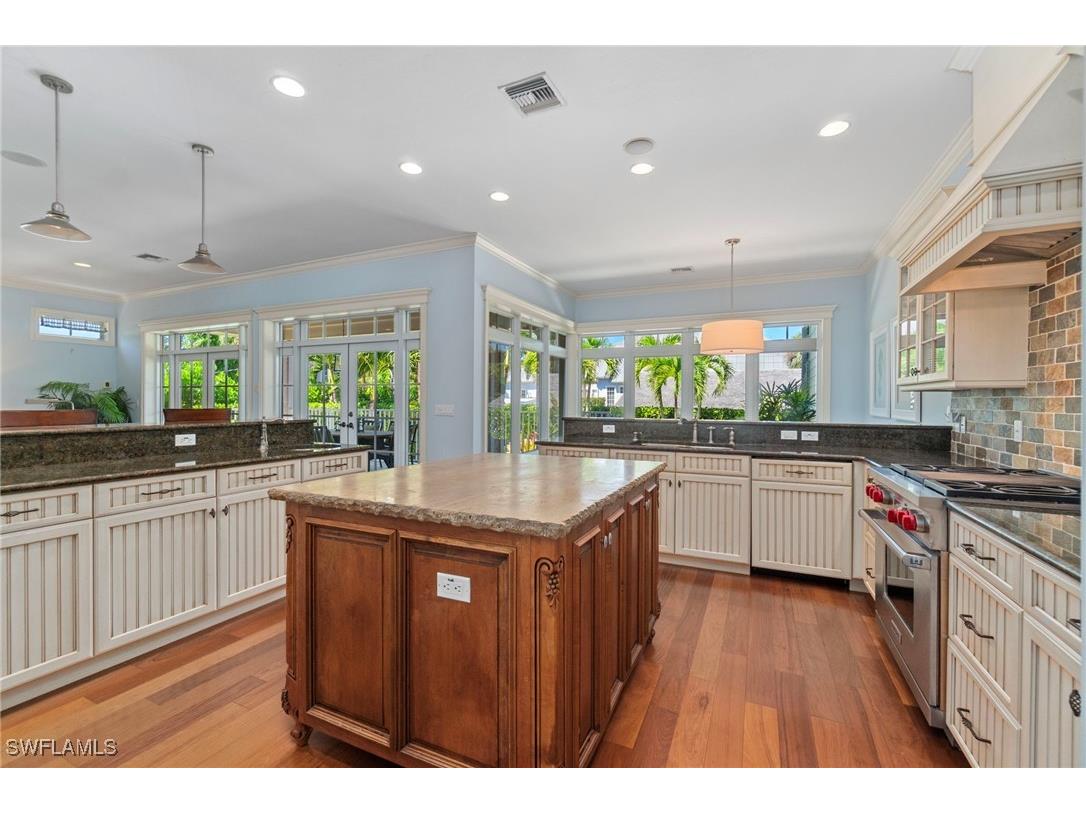 645 Broad Avenue S Naples FL 34102 225076664 image13