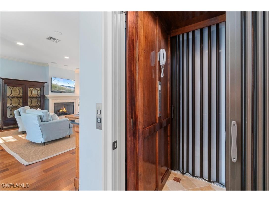 645 Broad Avenue S Naples FL 34102 225076664 image19