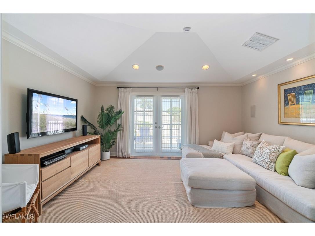 645 Broad Avenue S Naples FL 34102 225076664 image23