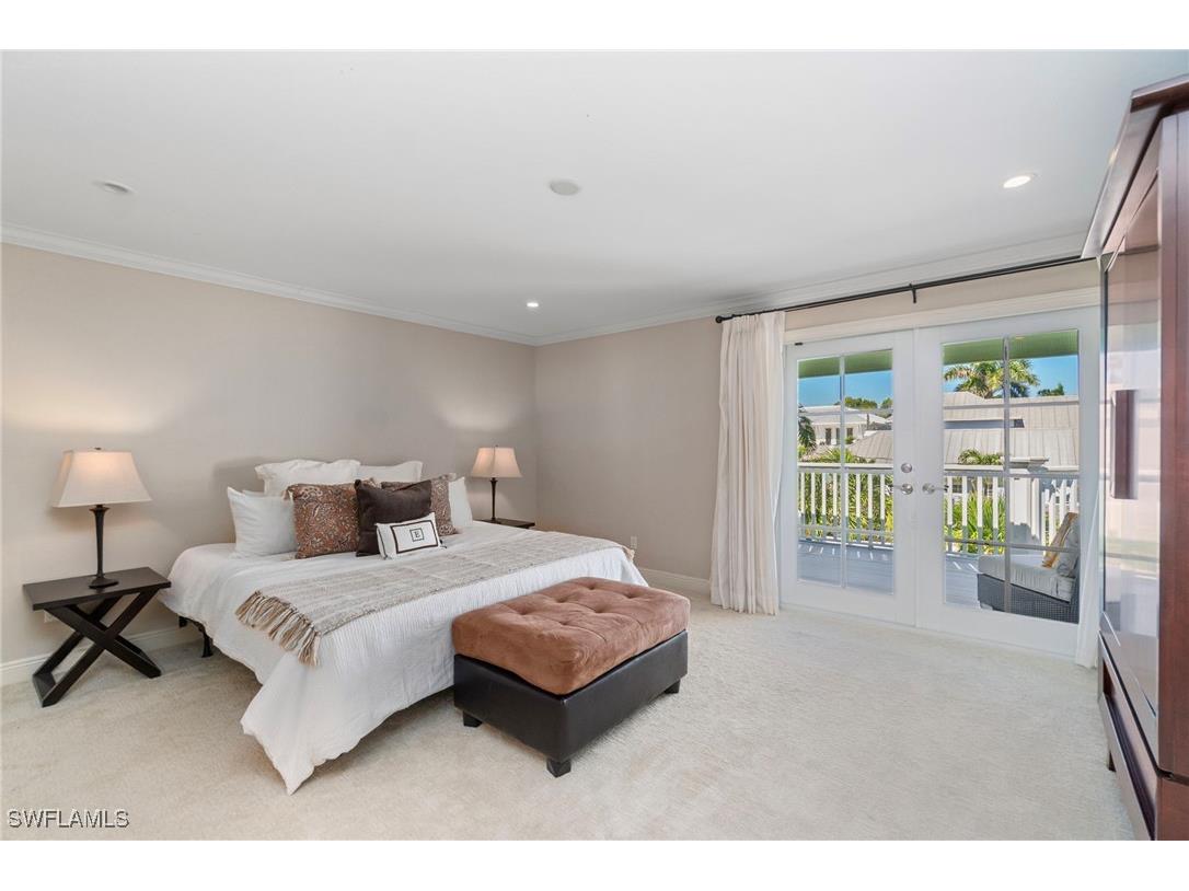 645 Broad Avenue S Naples FL 34102 225076664 image32