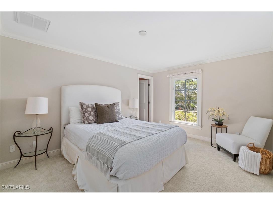 645 Broad Avenue S Naples FL 34102 225076664 image35