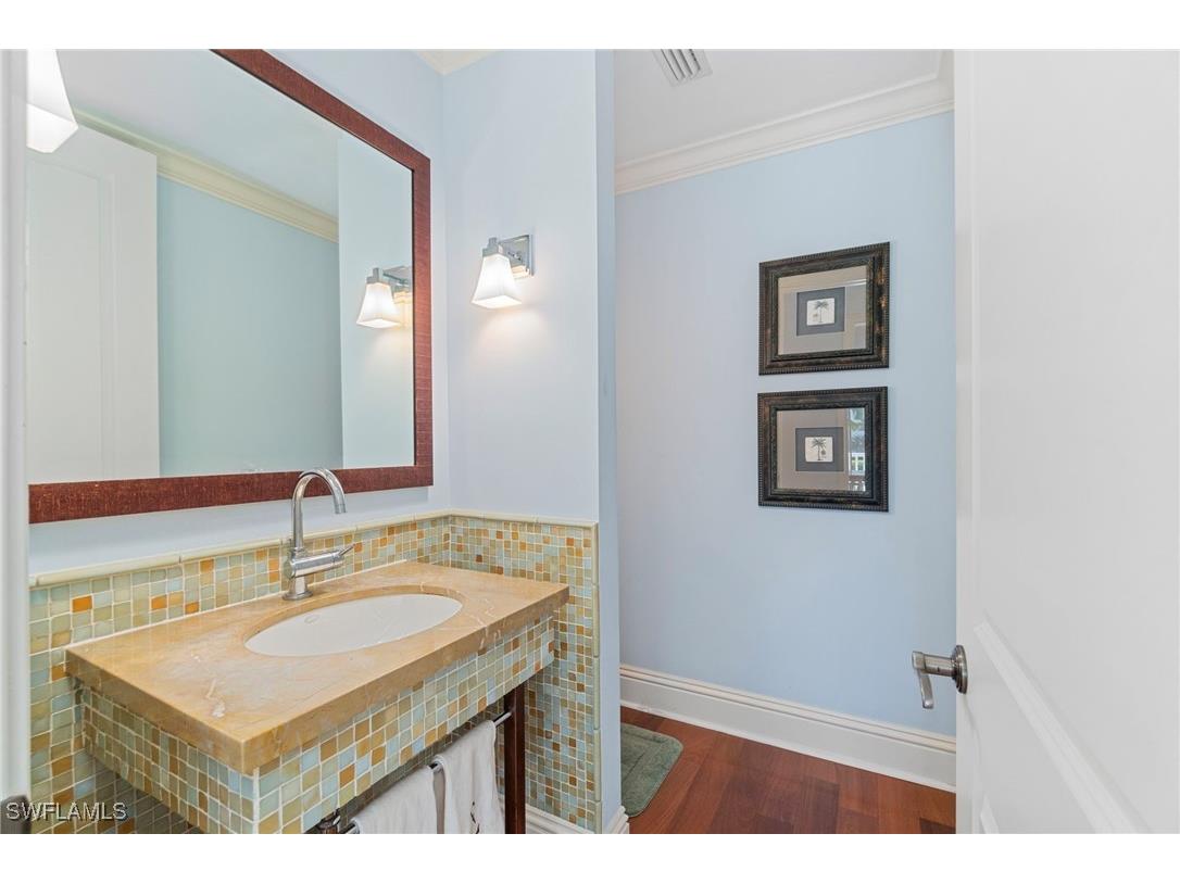 645 Broad Avenue S Naples FL 34102 225076664 image37