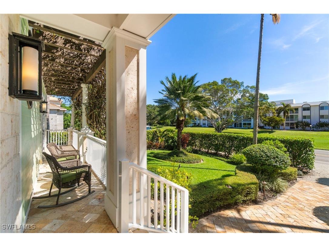 645 Broad Avenue S Naples FL 34102 225076664 image4