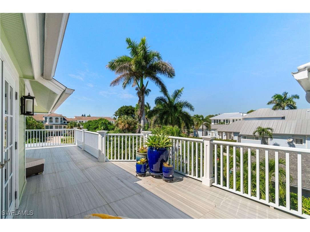 645 Broad Avenue S Naples FL 34102 225076664 image44