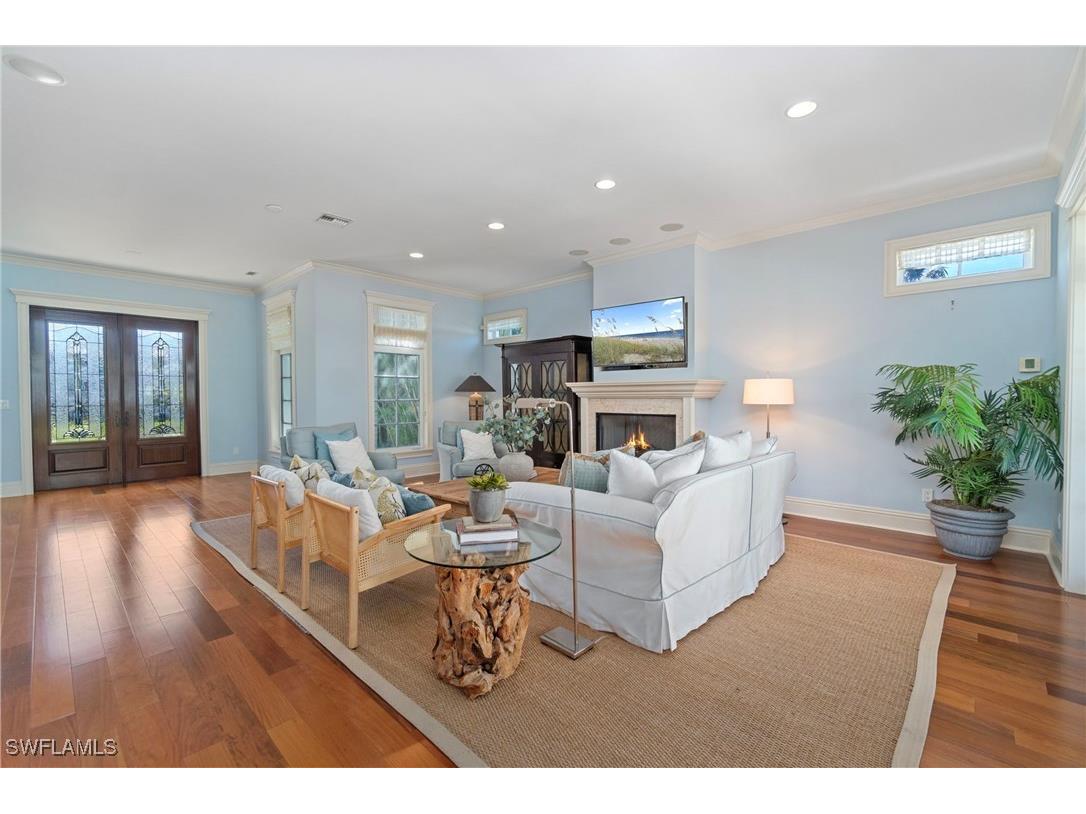 645 Broad Avenue S Naples FL 34102 225076664 image8