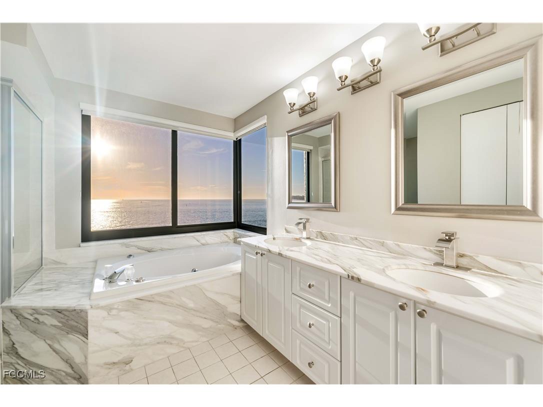 645 La Peninsula Boulevard #645 Naples FL 34113 2025006552 image25