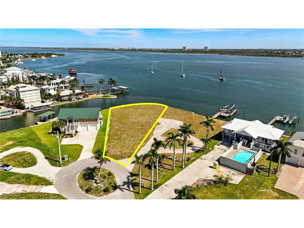 645 Matanzas Court Fort Myers Beach FL 33931 2025007037 image4