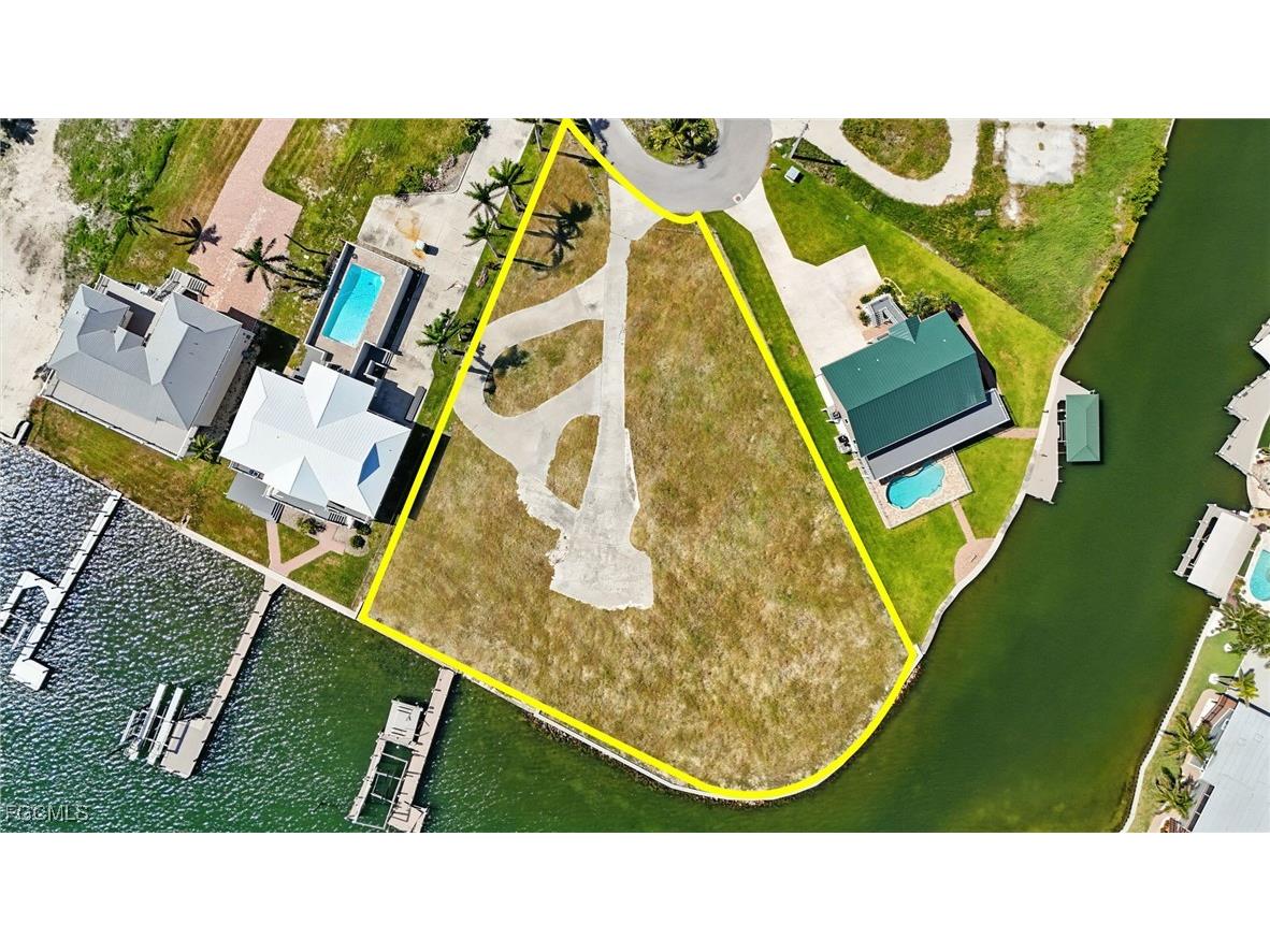 645 Matanzas Court Fort Myers Beach FL 33931 2025007037 image6