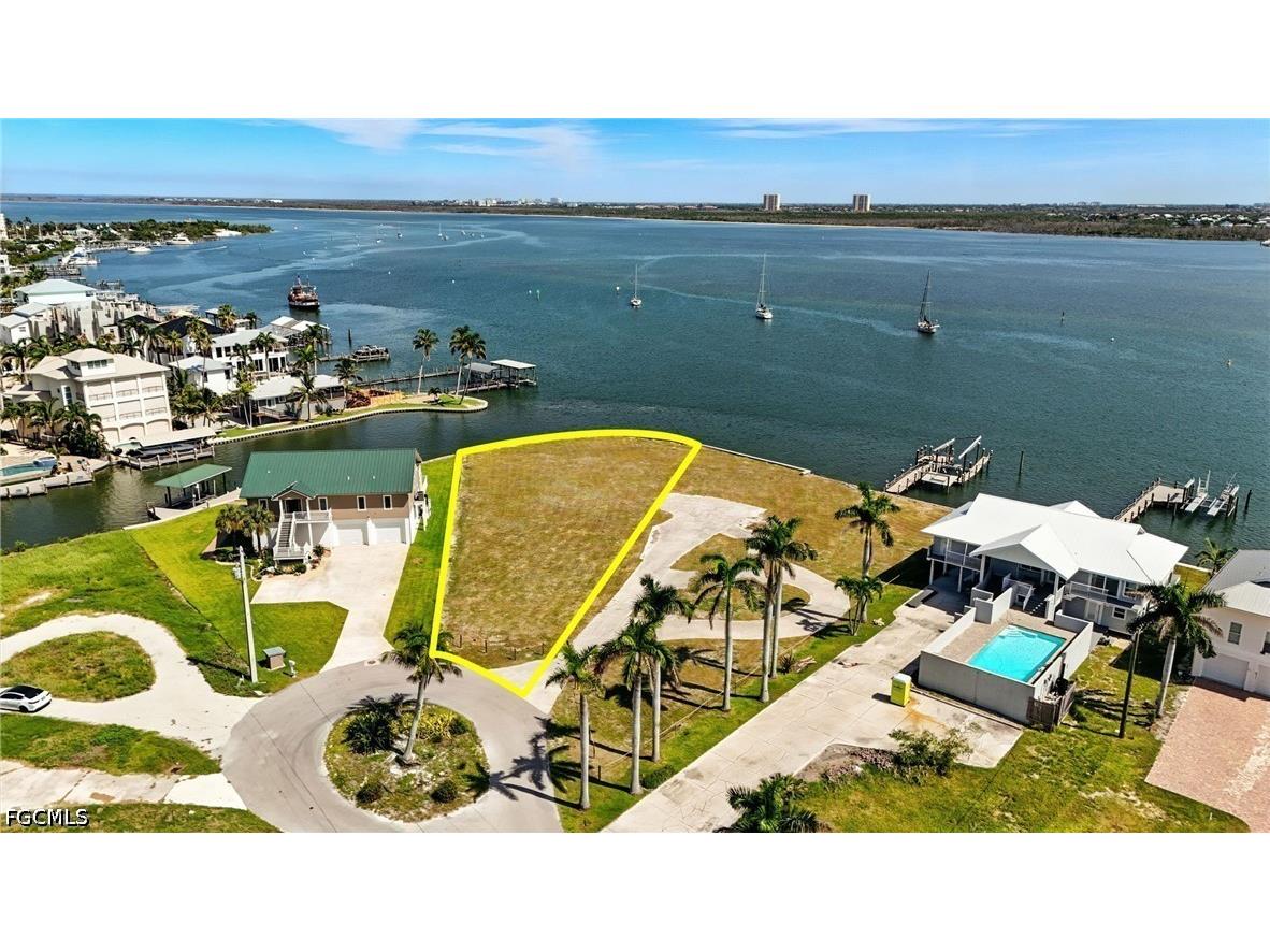 645 Matanzas Court Fort Myers Beach FL 33931 2026018662 image1