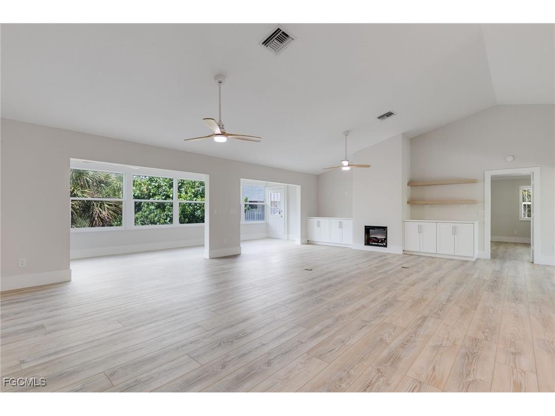 645 Oliva Street Sanibel FL 33957 2025010106 image12