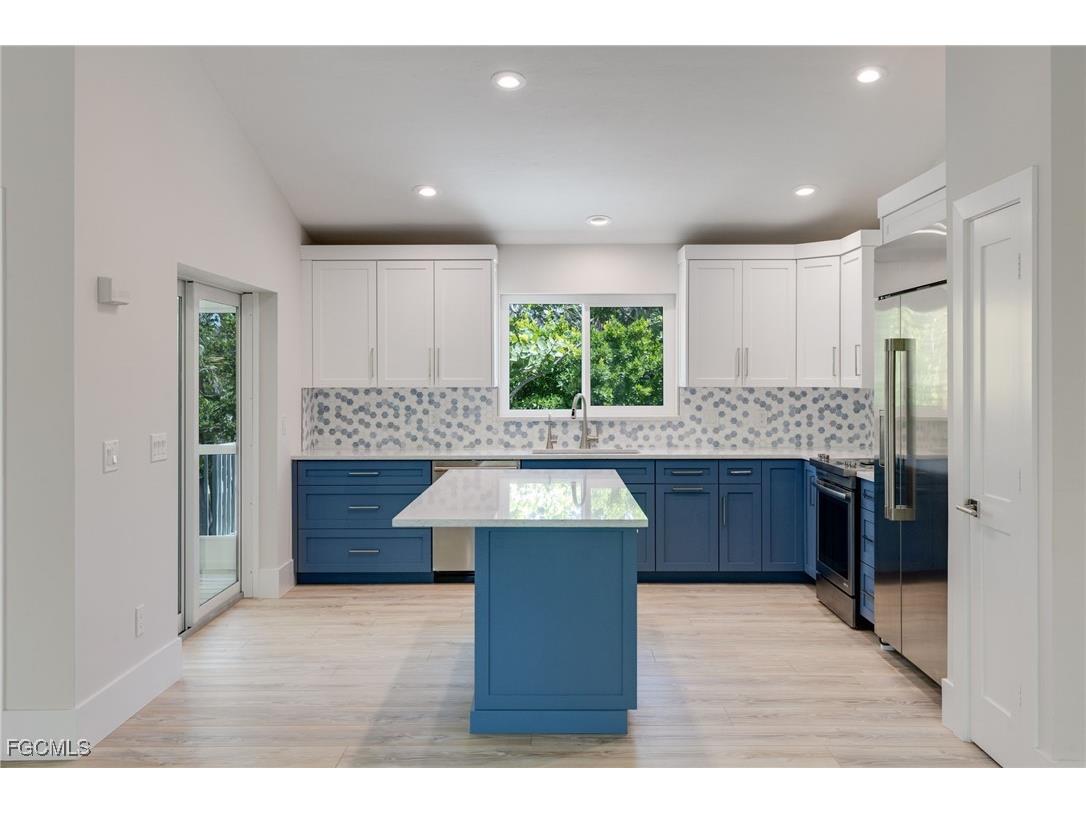 645 Oliva Street Sanibel FL 33957 2025010106 image16