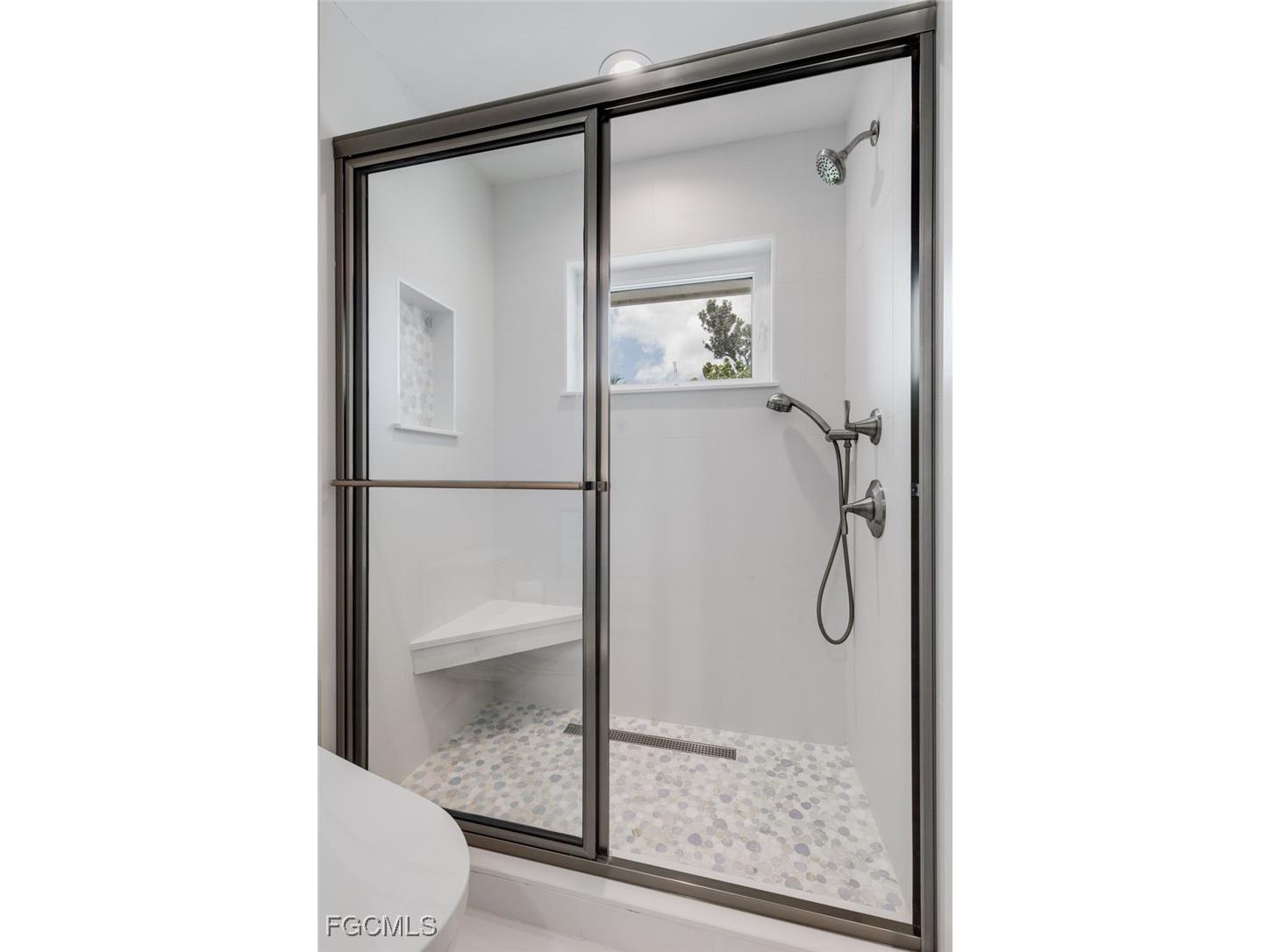 645 Oliva Street Sanibel FL 33957 2025010106 image20