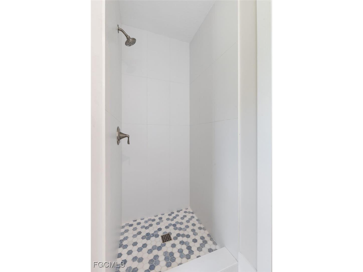 645 Oliva Street Sanibel FL 33957 2025010106 image26