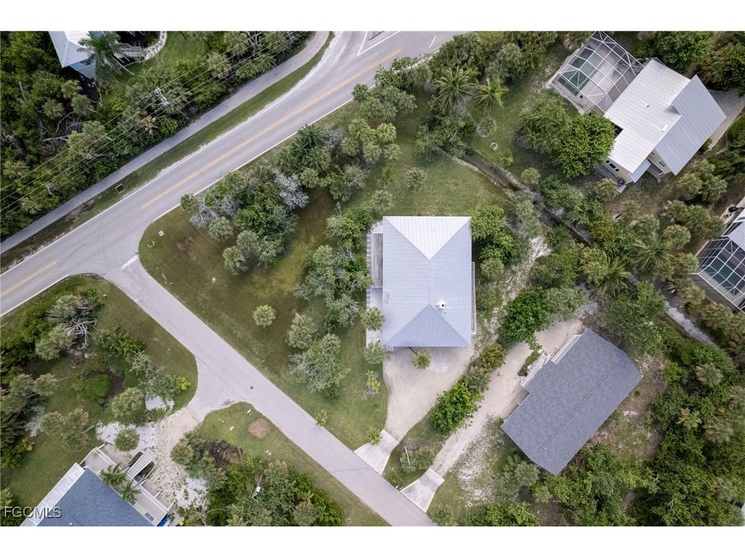 645 Oliva Street Sanibel FL 33957 2025010106 image35