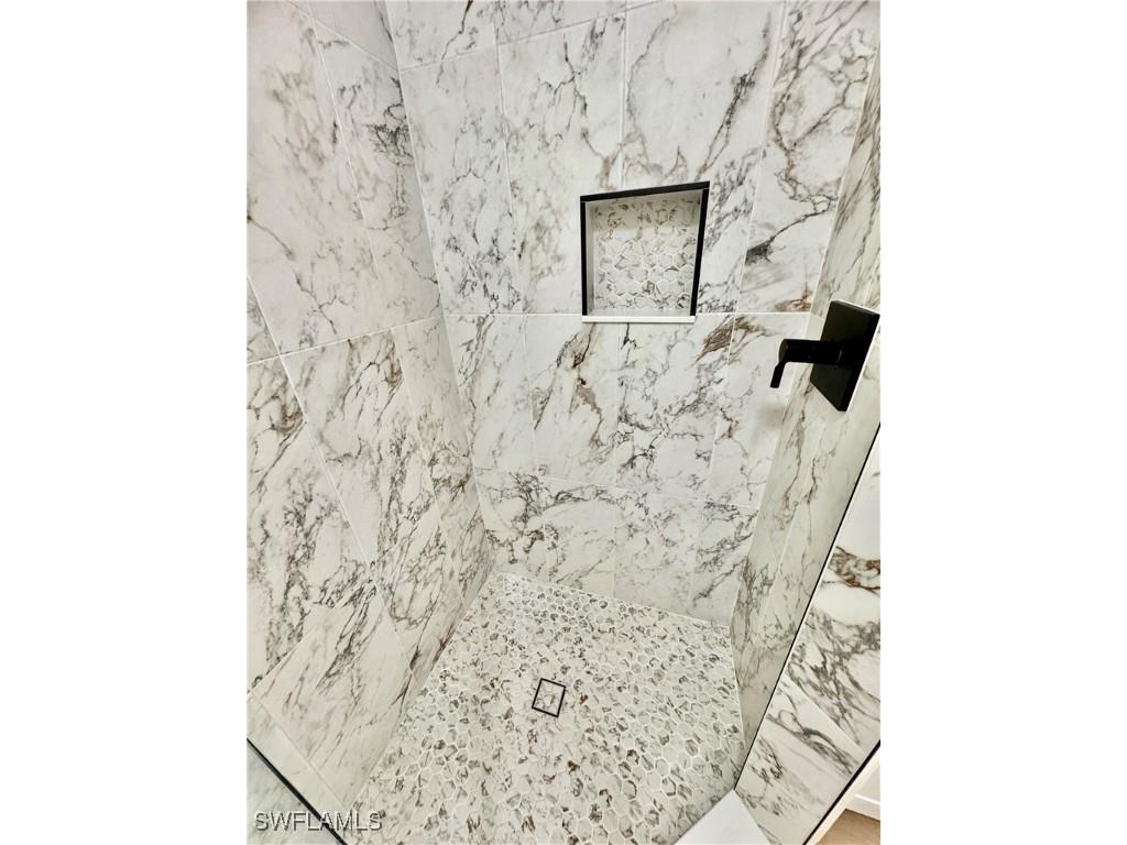 645 Squire Court #202 Naples FL 34104 225079855 image26