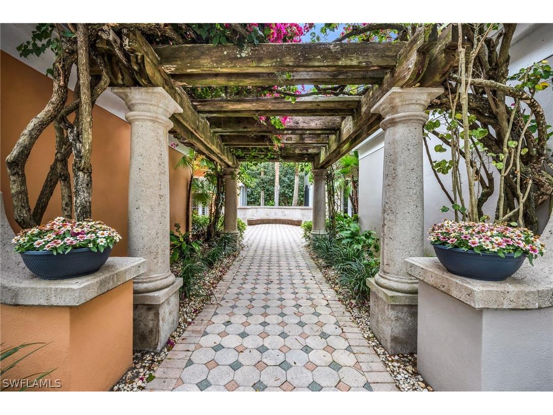 645 Via Mezner #804 Naples FL 34108 226012320 image5